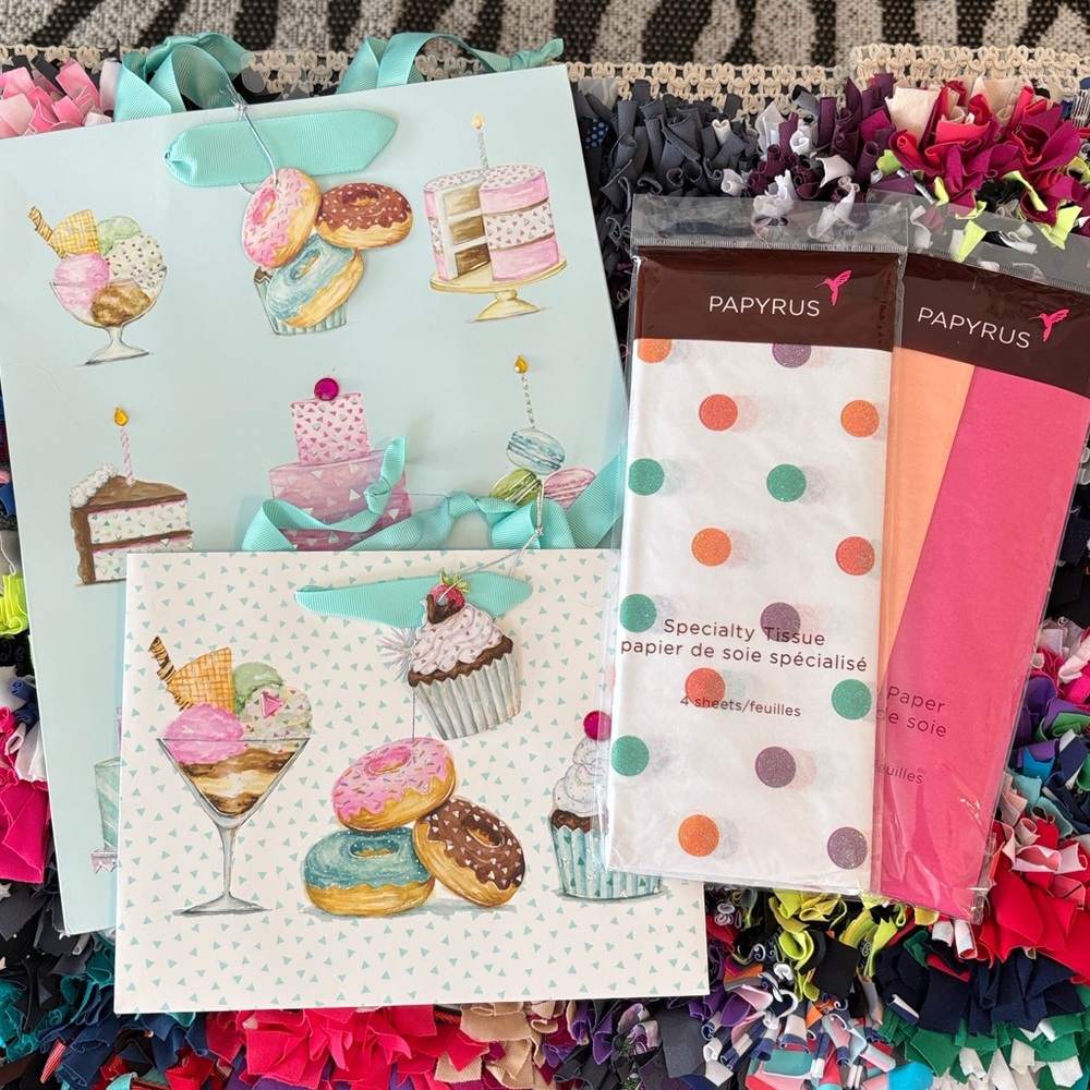 🆕Papyrus Cupcake Bags And Tissue Paper Bundle, 4 Pieces